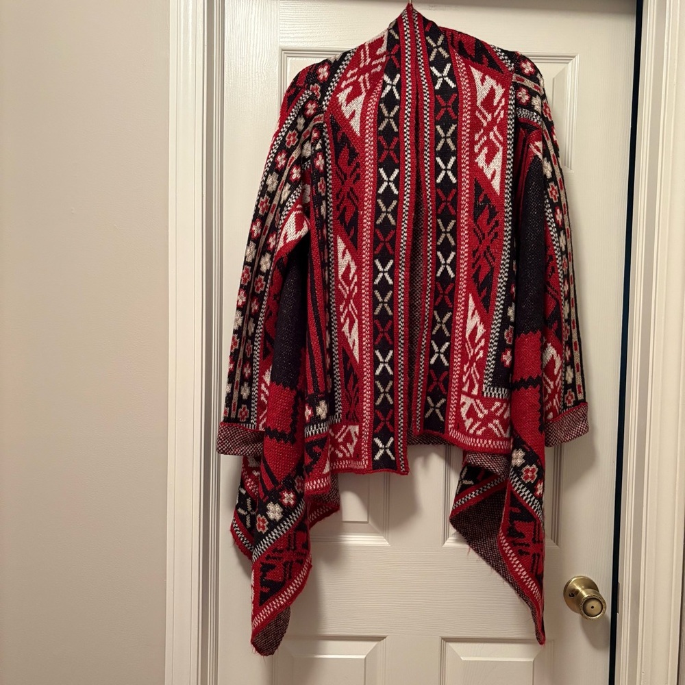 i Jeans by Buffalo brand
Red and BlackGeometric Patterned Shawl sweater